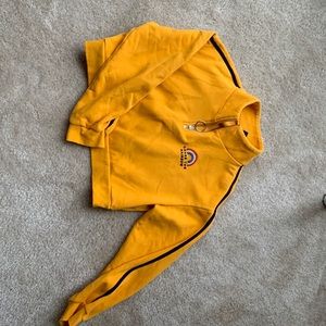 Like New! H&M Half Zip Drop Shoulder Crop Sweatshirt
